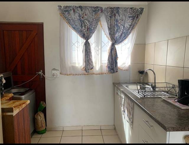 2 BEDROOM HOUSE FOR SALE IN MALIBU VILLAGE